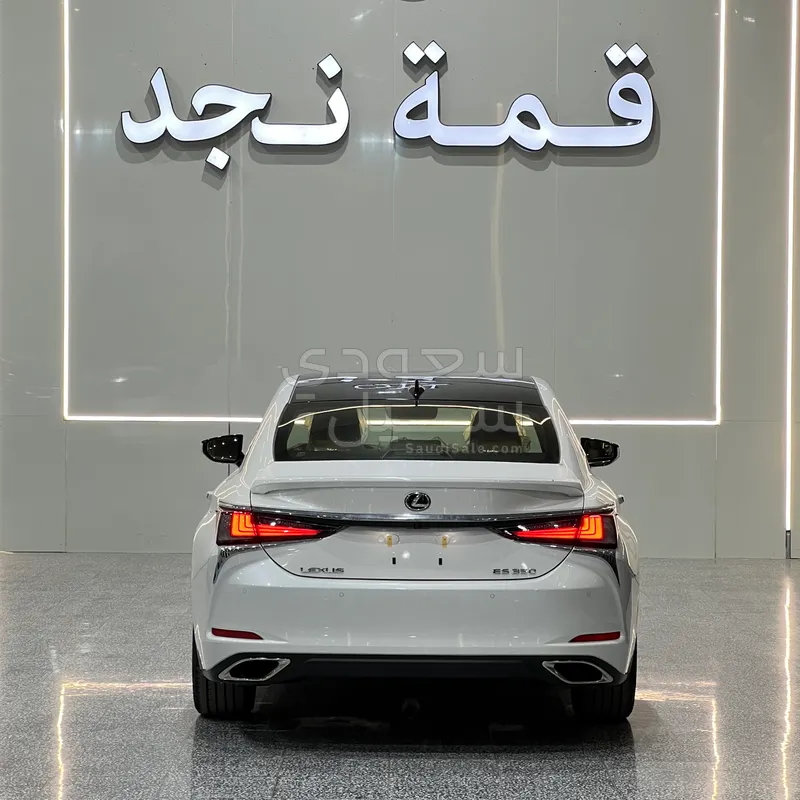 2025 لكزس إي إس 350