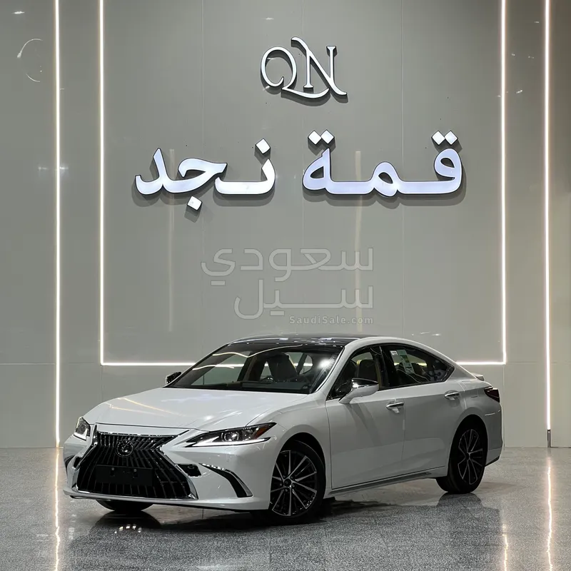 2025 لكزس إي إس 350