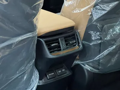 2025 لكزس إي إس 350