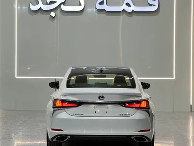 2025 لكزس إي إس 350