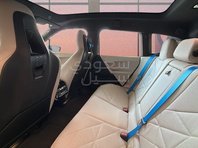 2023 بي ام دبليو الفئة اي