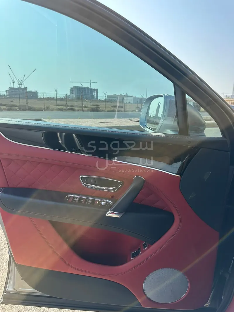2017 بنتلي بنتايجا
