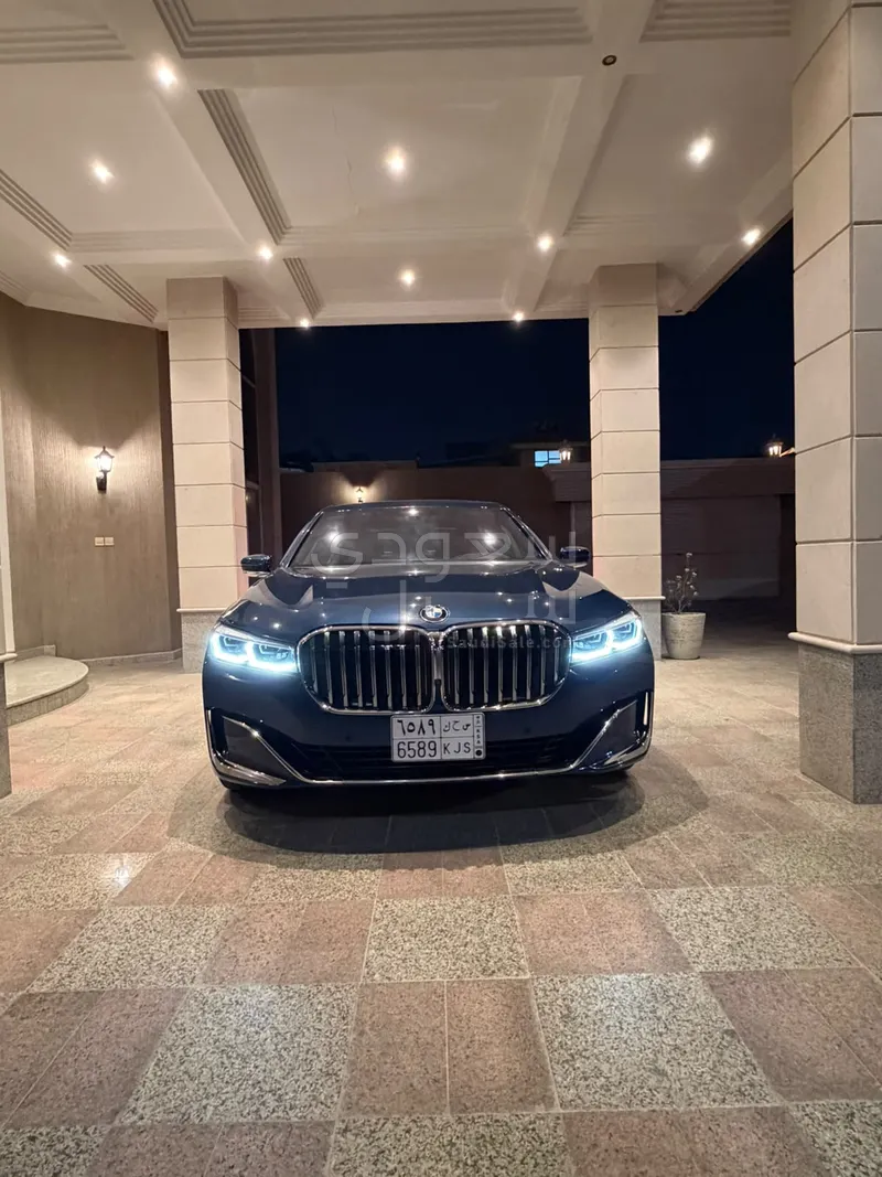 2021 بي ام دبليو الفئة السابعة 730 إل أي