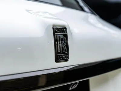 2025 رولز رويس كولينان بلاك بادج