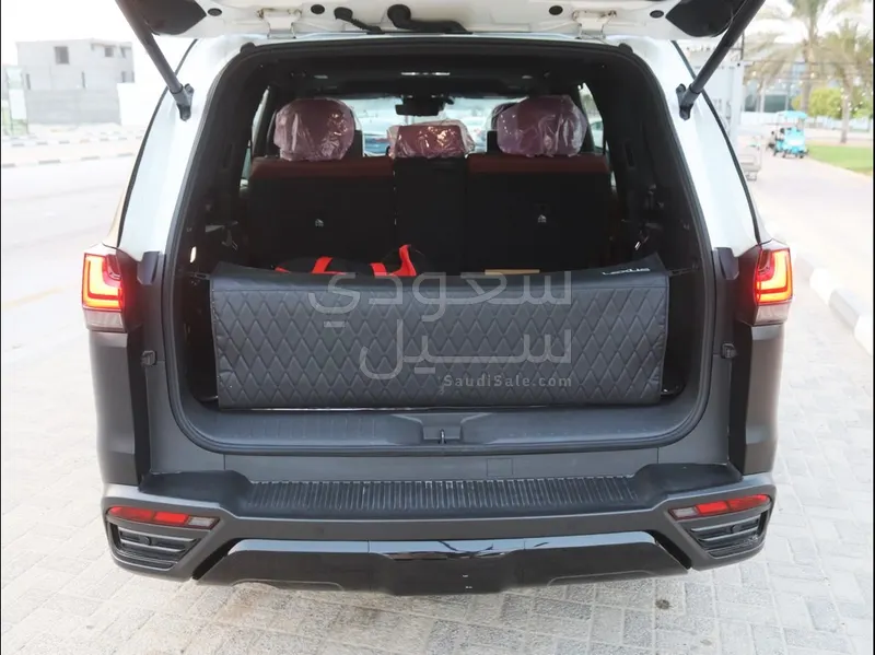 2025 لكزس إل إكس 600 BB