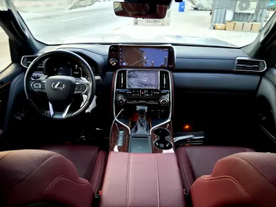 2025 لكزس إل إكس 600 BB