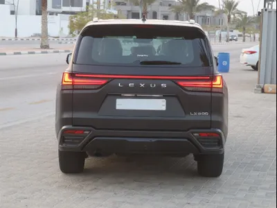 2025 لكزس إل إكس 600 BB