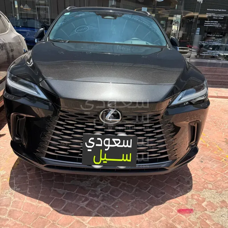 2023 لكزس أر إكس 350