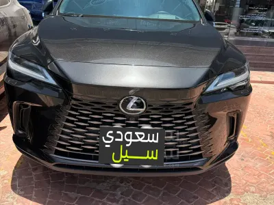 2023 لكزس أر إكس 350