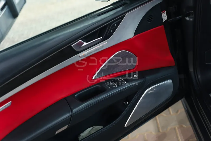 2015 اودي اس 8