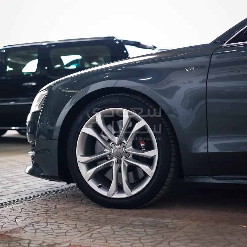 2015 اودي اس 8