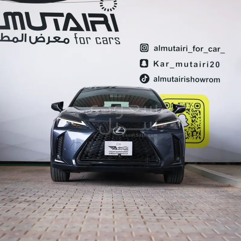 2023 لكزس يو إكس 200