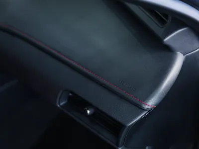 2023 لكزس يو إكس 200