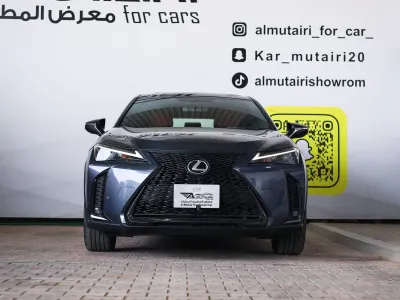 2023 لكزس يو إكس 200