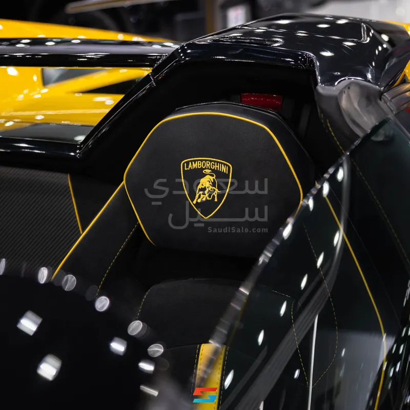 2017 لمبرجيني افنتادور اس في