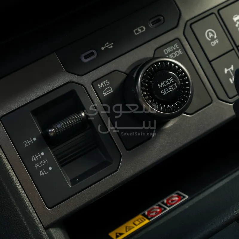 2027 تويوتا هاي لوكس اوف رود