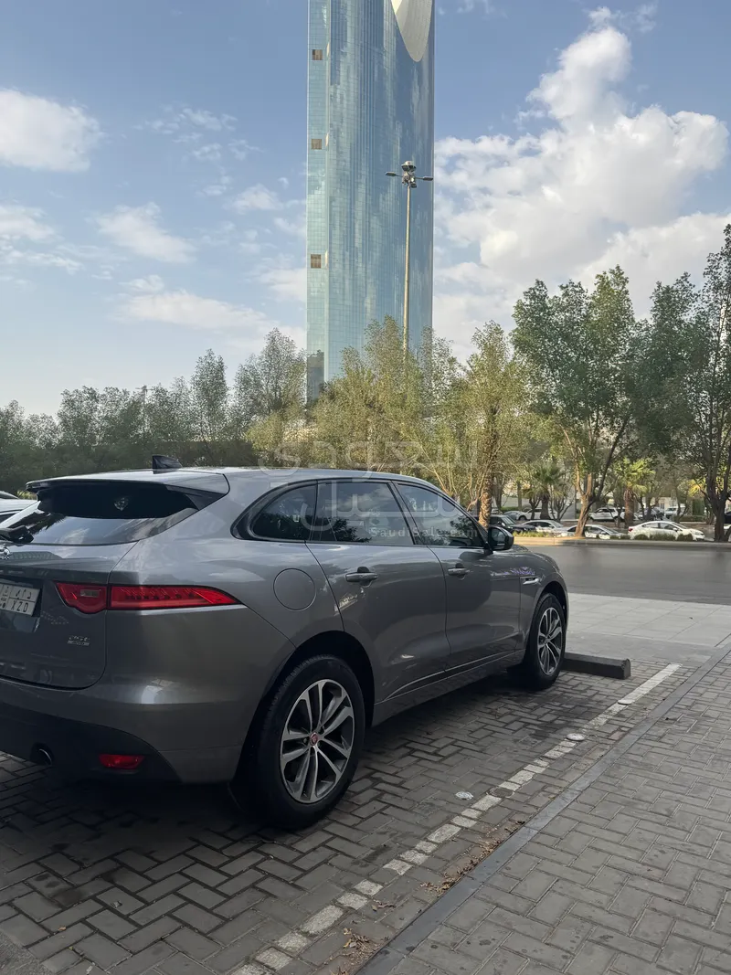 2020 جاكوار اف-بيس ار سبورت