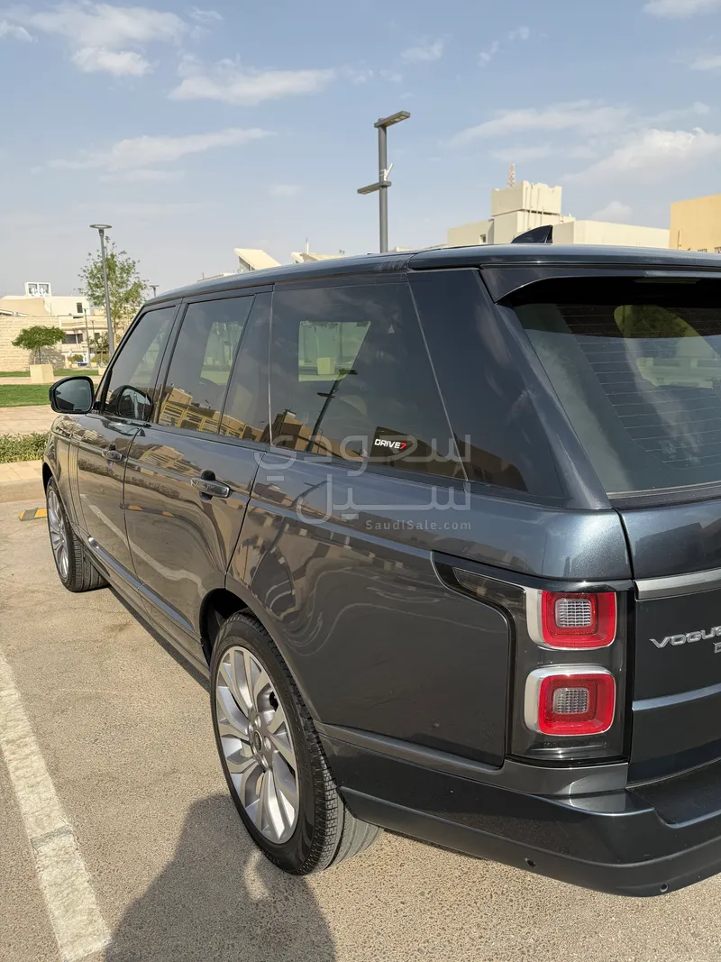 2019 لاند روفر رينج روفر فوج اس اي سوبر تشارج