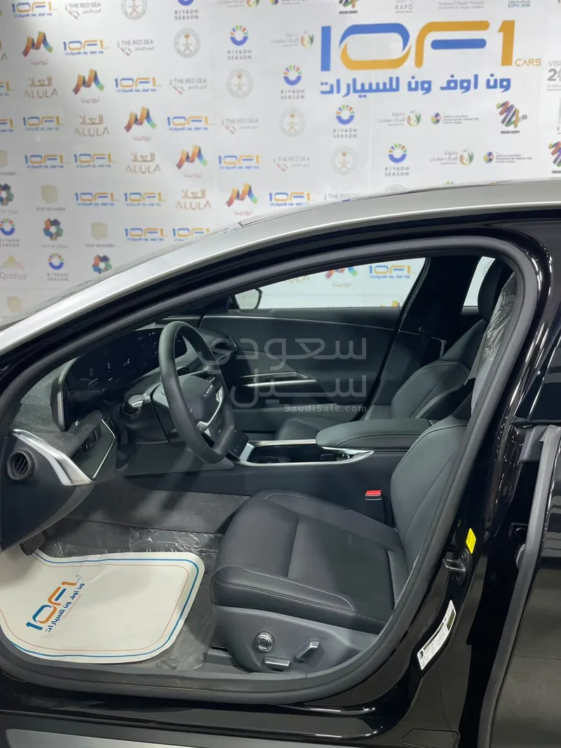 2024 لوسيد اير بيور