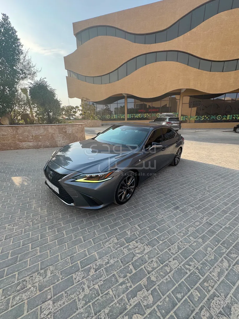 2019 لكزس إي إس 350 اف سبورت
