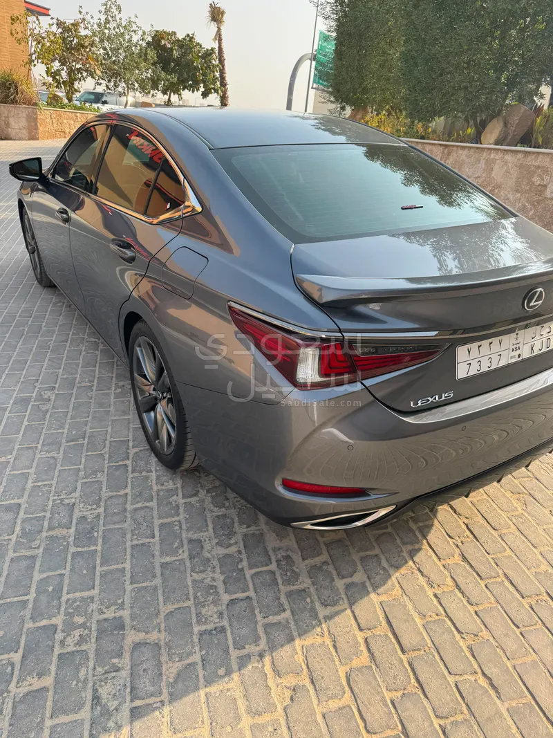 2019 لكزس إي إس 350 اف سبورت