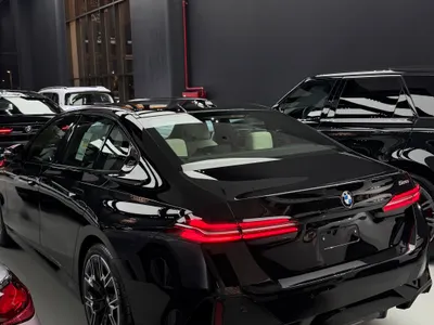 2025 بي ام دبليو الفئة الخامسة 520 أي إم كت