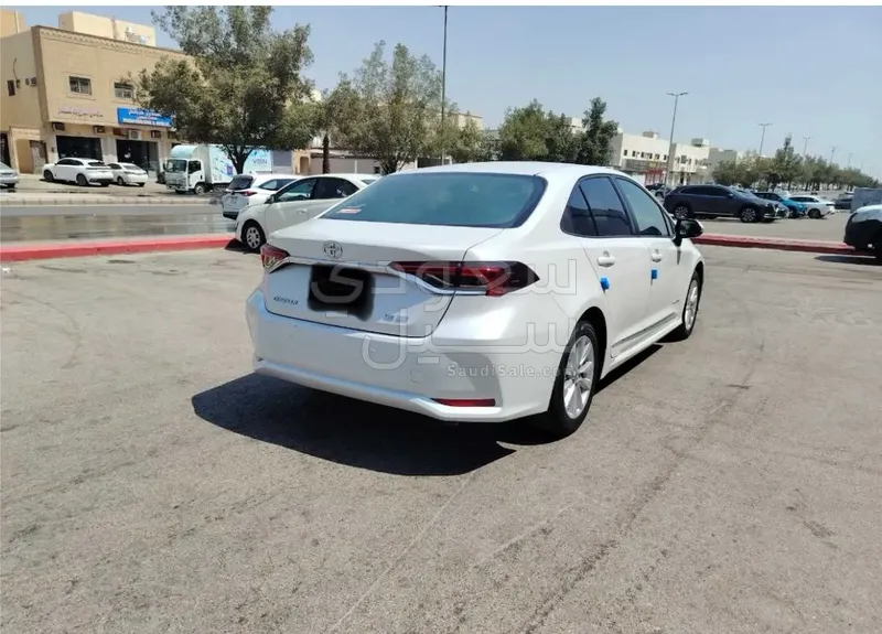 2025 تويوتا كورولا