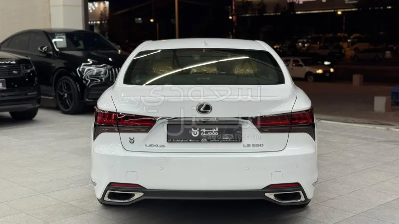 2026 لكزس إل إس 350