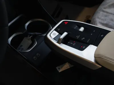 2027 بي ام دبليو الفئة اكس 2