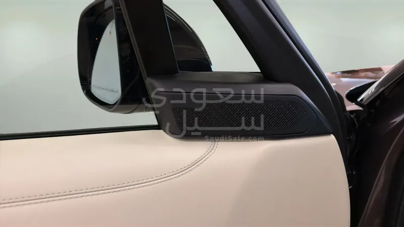 2025 لاند روفر رينج روفر اوتوبيوغرافي