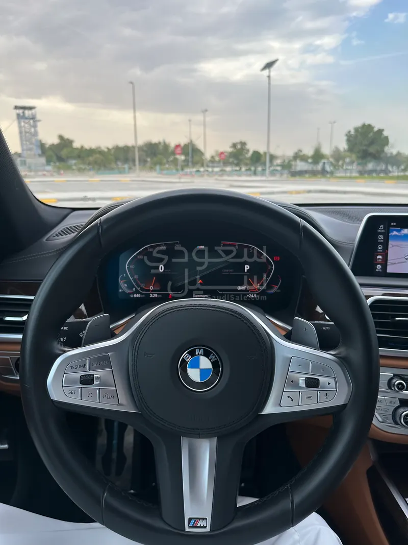 2020 بي ام دبليو الفئة السابعة 730 إل أي