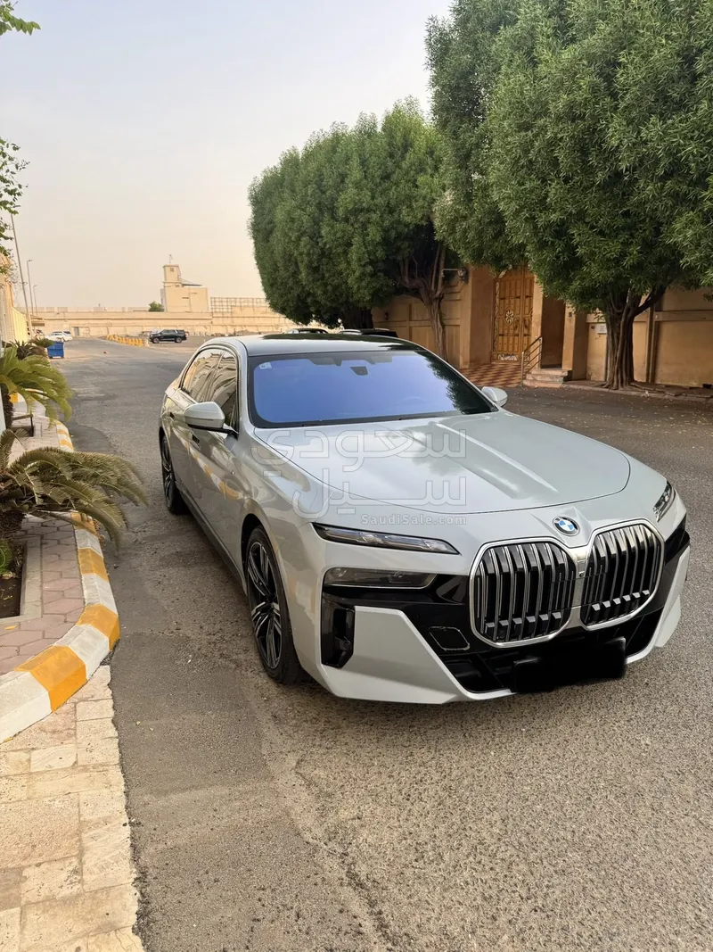 2023 بي ام دبليو الفئة السابعة 740أي