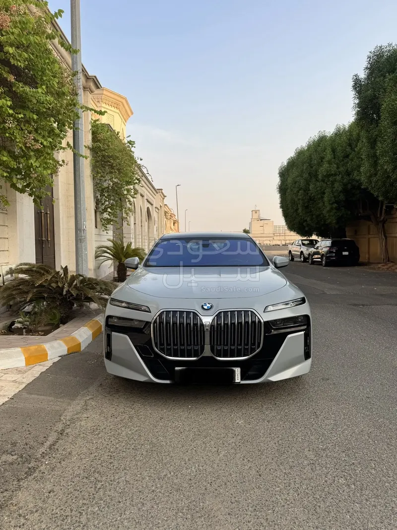 2023 بي ام دبليو الفئة السابعة 740أي