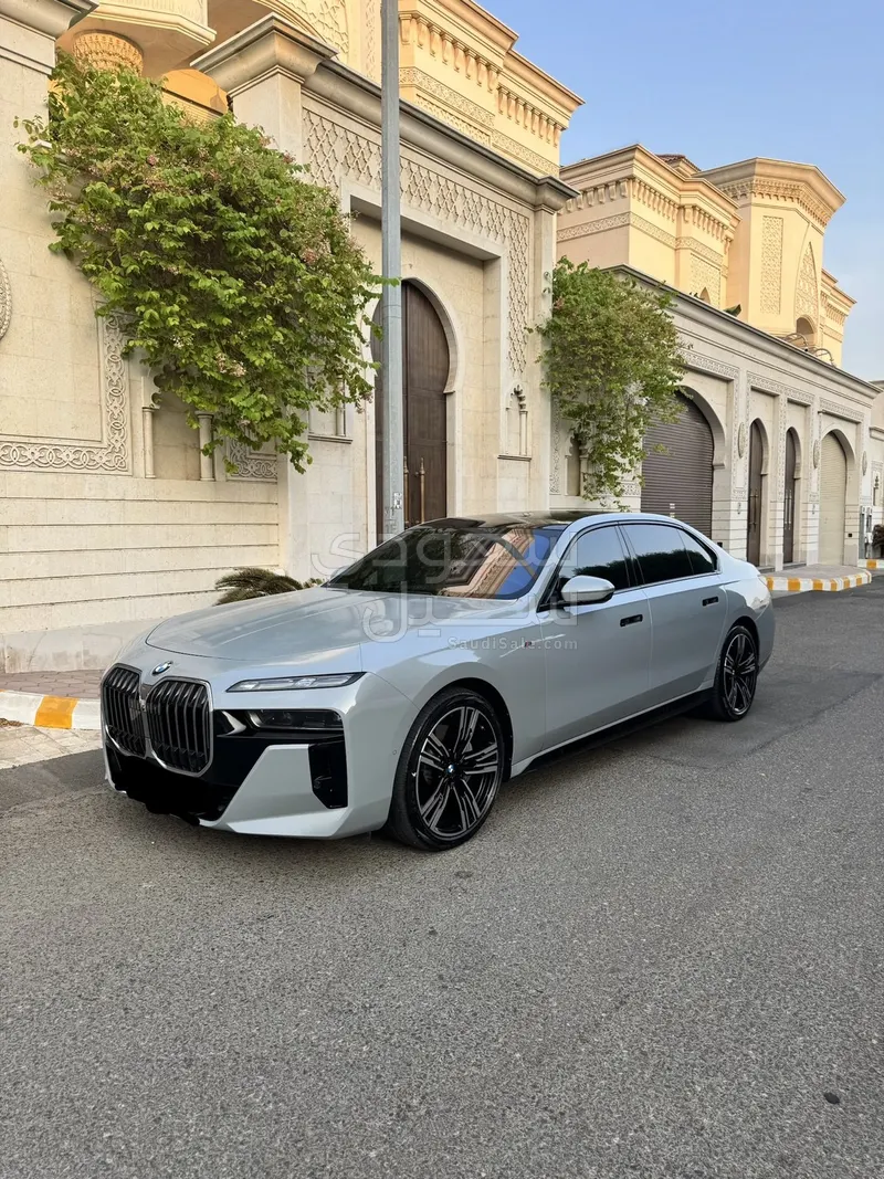 2023 بي ام دبليو الفئة السابعة 740أي