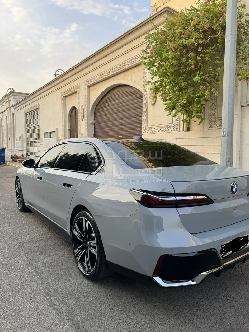 2023 بي ام دبليو الفئة السابعة 740أي
