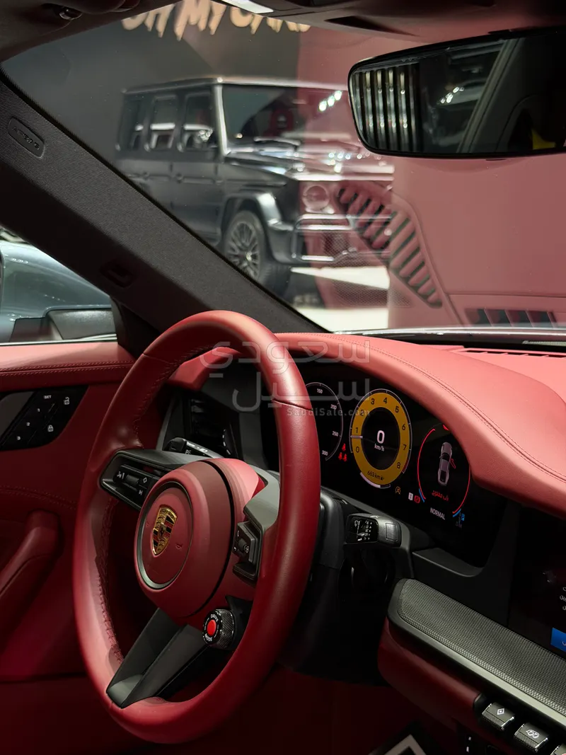 2025 بورش 911 كاريرا