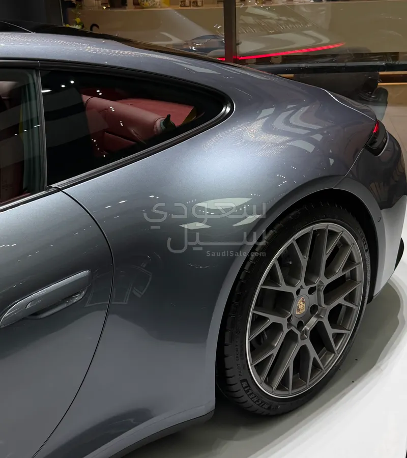 2025 بورش 911 كاريرا