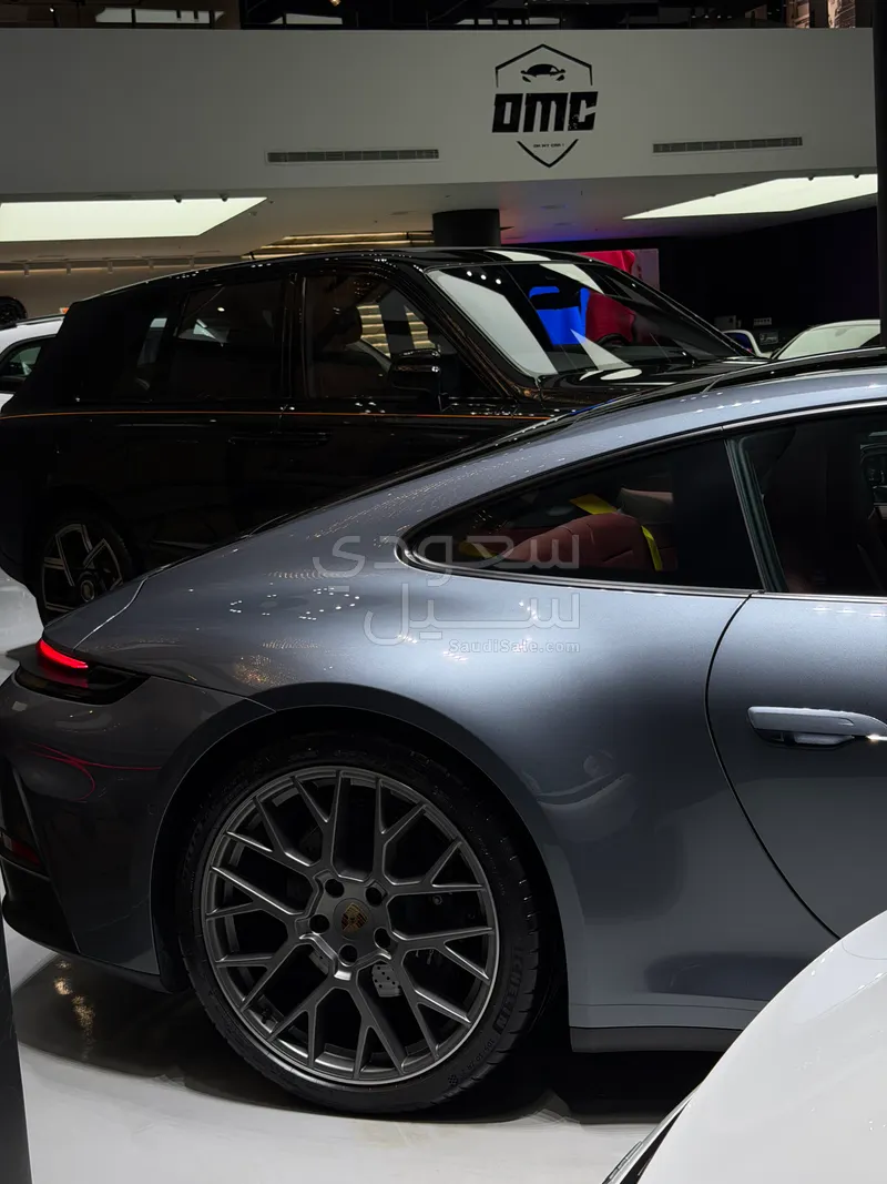 2025 بورش 911 كاريرا