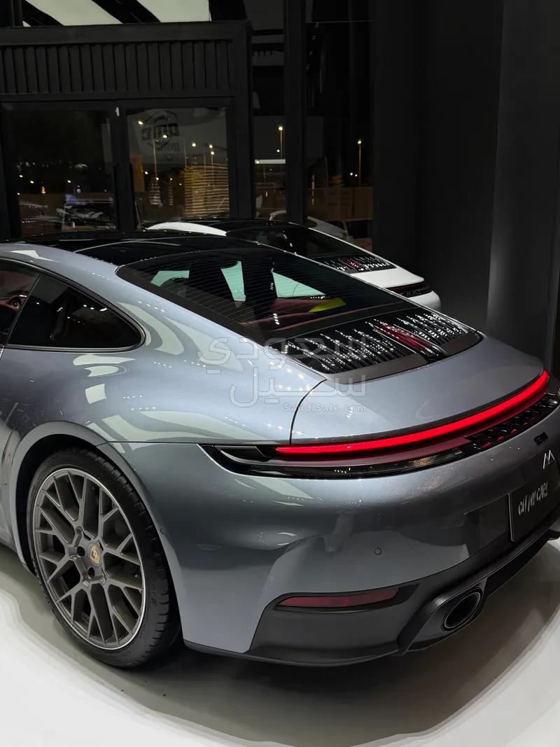 2025 بورش 911 كاريرا
