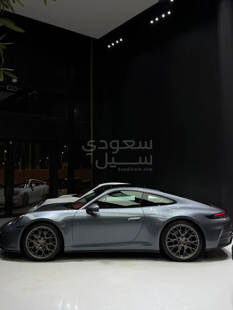 2025 بورش 911 كاريرا