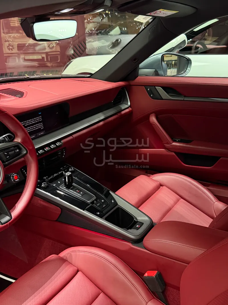 2025 بورش 911 كاريرا