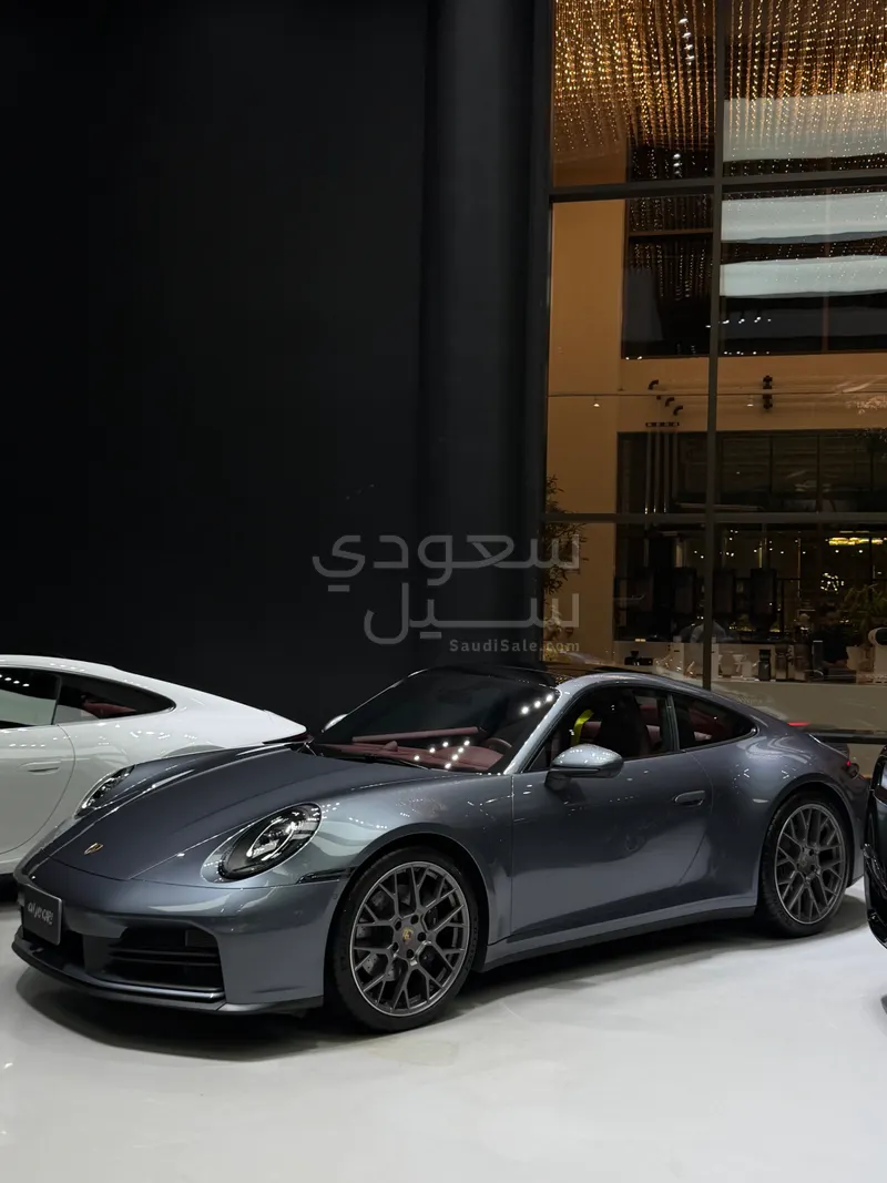 2025 بورش 911 كاريرا