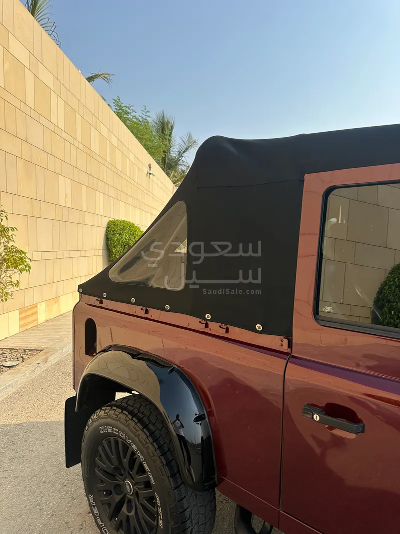 2015 لاند روفر ديفيندر 90
