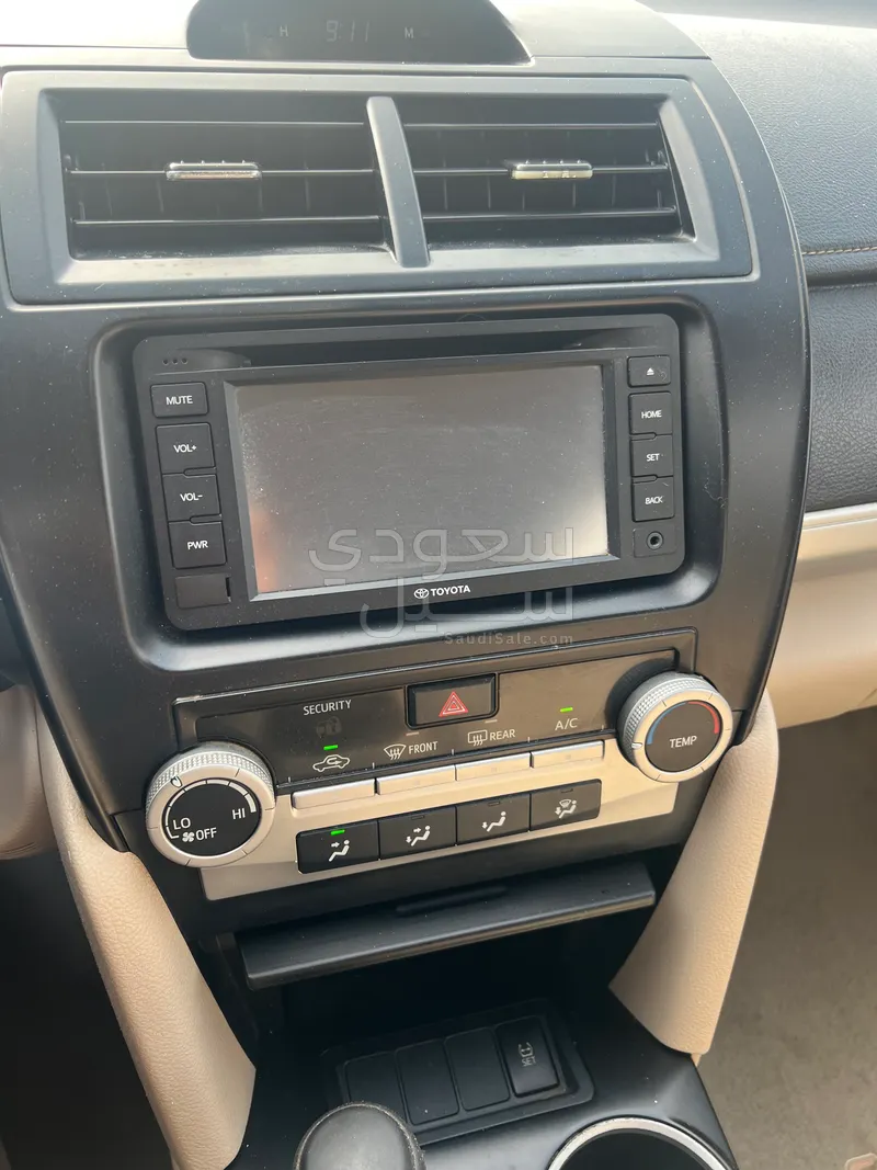 2017 تويوتا كامري جي ال