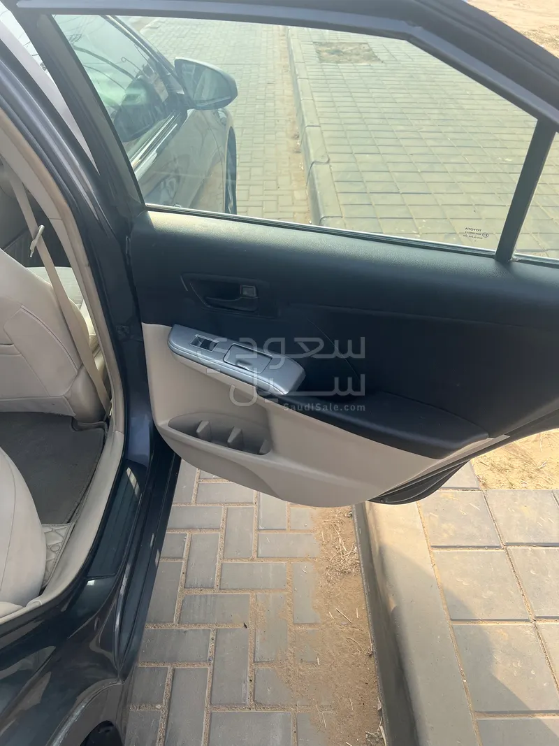 2017 تويوتا كامري جي ال
