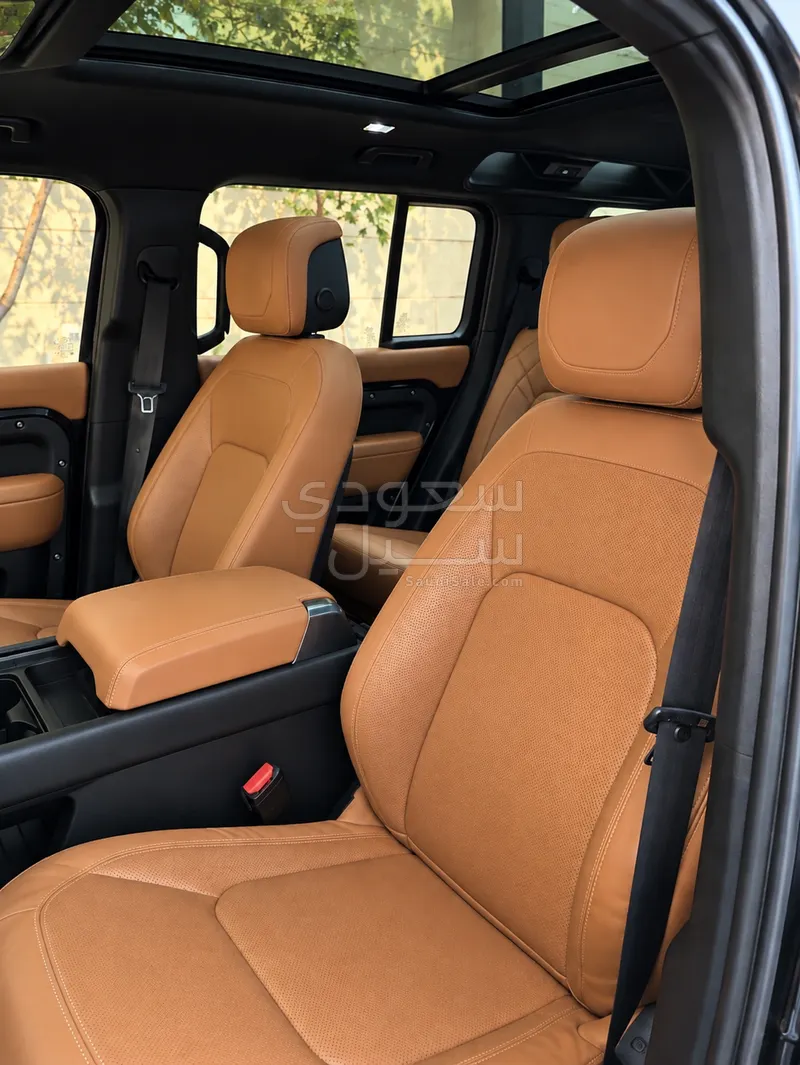 2023 لاند روفر ديفيندر V8 P525 ادشن