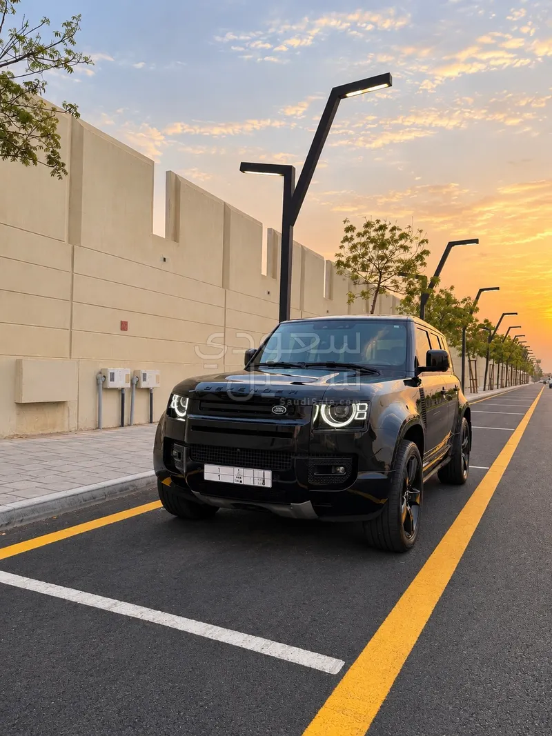 2023 لاند روفر ديفيندر V8 P525 ادشن