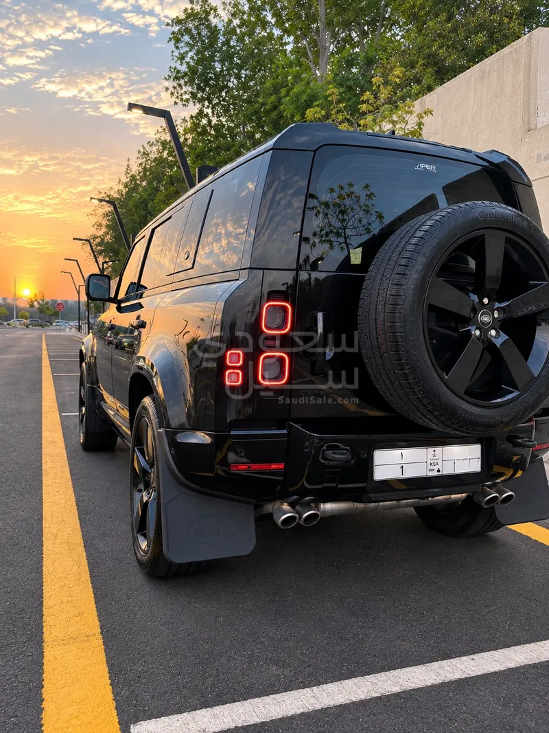 2023 لاند روفر ديفيندر V8 P525 ادشن