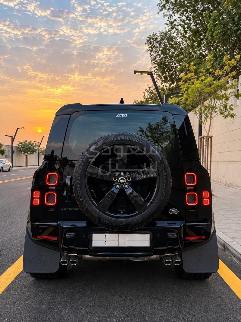 2023 لاند روفر ديفيندر V8 P525 ادشن