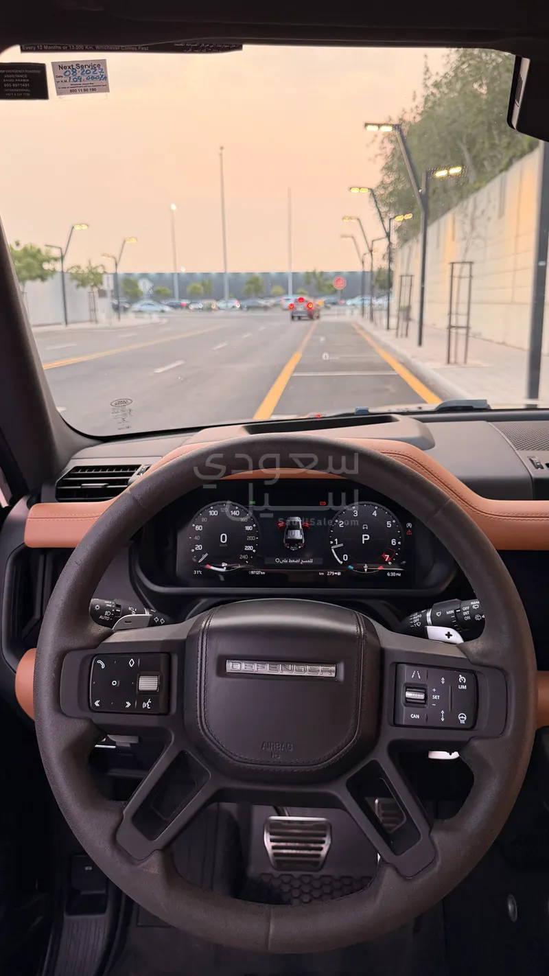 2023 لاند روفر ديفيندر V8 P525 ادشن